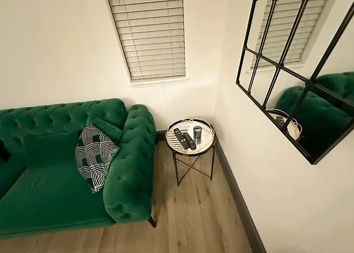 Beautiful Cosy 2 Bed Whole Flat