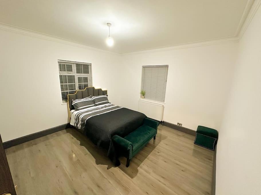 Beautiful Cosy 2 Bed Whole Flat London