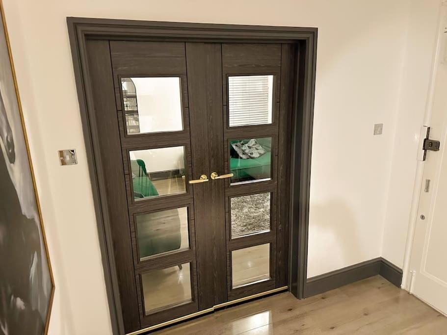 Beautiful Cosy 2 Bed Whole Flat * London