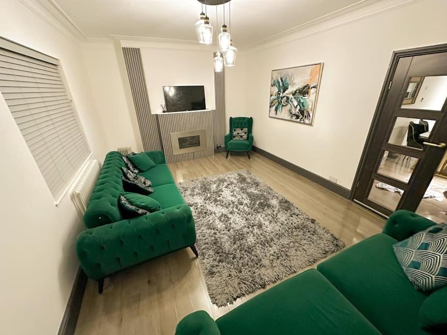 Beautiful Cosy 2 Bed Whole Flat Apartment