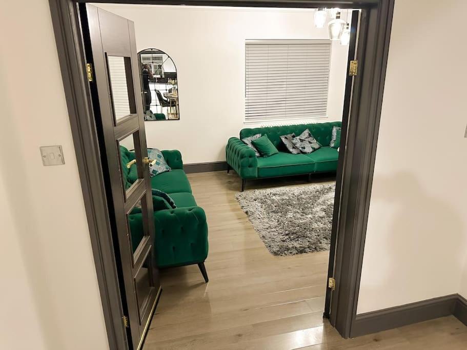 Beautiful Cosy 2 Bed Whole Flat London
